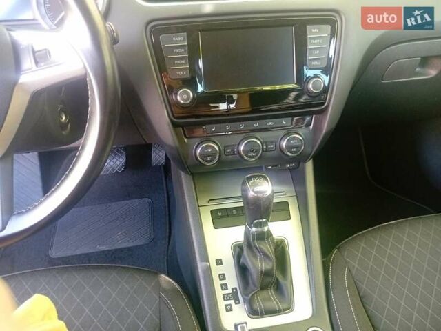 Сірий Шкода Октавія, об'ємом двигуна 1.8 л та пробігом 200 тис. км за 11000 $, фото 4 на Automoto.ua