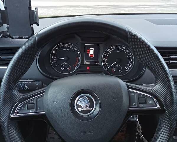 Серый Шкода Октавия, объемом двигателя 1.6 л и пробегом 253 тыс. км за 12300 $, фото 9 на Automoto.ua