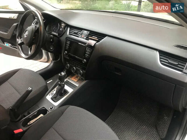 Серый Шкода Октавия, объемом двигателя 1.6 л и пробегом 290 тыс. км за 11900 $, фото 5 на Automoto.ua