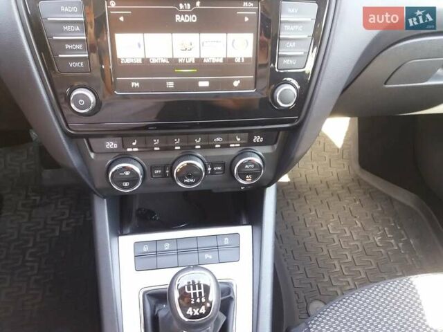 Серый Шкода Октавия, объемом двигателя 1.6 л и пробегом 208 тыс. км за 12300 $, фото 12 на Automoto.ua