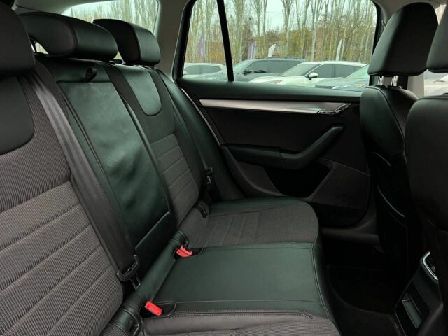 Серый Шкода Октавия, объемом двигателя 2 л и пробегом 239 тыс. км за 12500 $, фото 19 на Automoto.ua