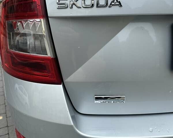 Сірий Шкода Октавія, об'ємом двигуна 1.6 л та пробігом 266 тис. км за 12000 $, фото 5 на Automoto.ua