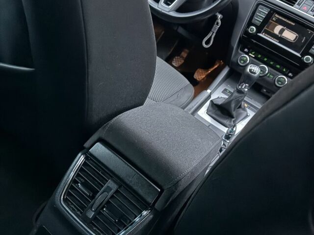 Серый Шкода Октавия, объемом двигателя 1.6 л и пробегом 275 тыс. км за 10200 $, фото 7 на Automoto.ua