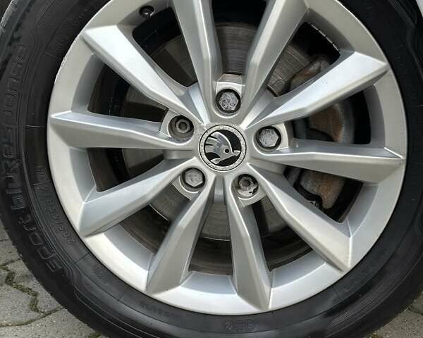 Шкода Октавия 2015 в Стрые на Automoto.ua Серый Шкода Октавия, объемом двигателя 1.97 л и пробегом 232 тыс. км за 13350 $, фото 52 на Automoto.ua