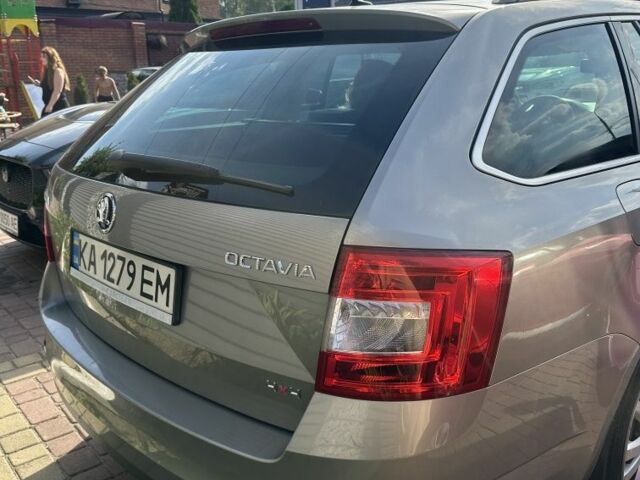 Сірий Шкода Октавія, об'ємом двигуна 2 л та пробігом 270 тис. км за 9900 $, фото 16 на Automoto.ua
