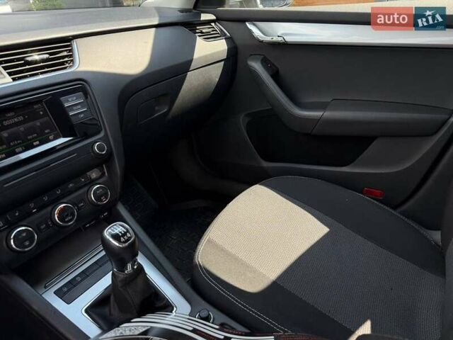 Серый Шкода Октавия, объемом двигателя 1.6 л и пробегом 293 тыс. км за 9796 $, фото 30 на Automoto.ua