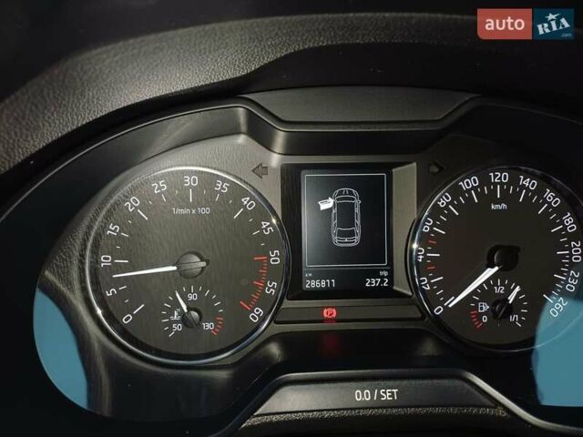 Серый Шкода Октавия, объемом двигателя 1.6 л и пробегом 287 тыс. км за 11300 $, фото 10 на Automoto.ua