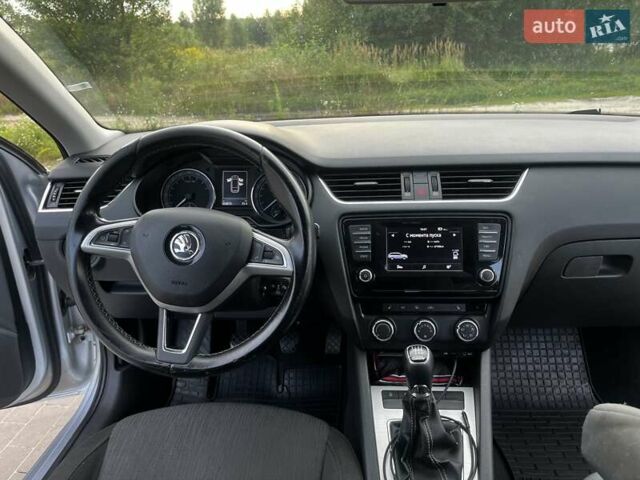 Серый Шкода Октавия, объемом двигателя 1.97 л и пробегом 330 тыс. км за 11300 $, фото 13 на Automoto.ua