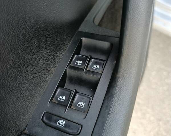 Серый Шкода Октавия, объемом двигателя 1.6 л и пробегом 352 тыс. км за 8999 $, фото 12 на Automoto.ua