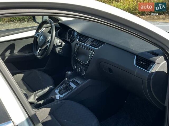 Серый Шкода Октавия, объемом двигателя 2 л и пробегом 297 тыс. км за 12500 $, фото 5 на Automoto.ua