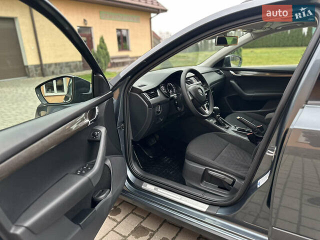 Серый Шкода Октавия, объемом двигателя 2 л и пробегом 262 тыс. км за 15750 $, фото 12 на Automoto.ua