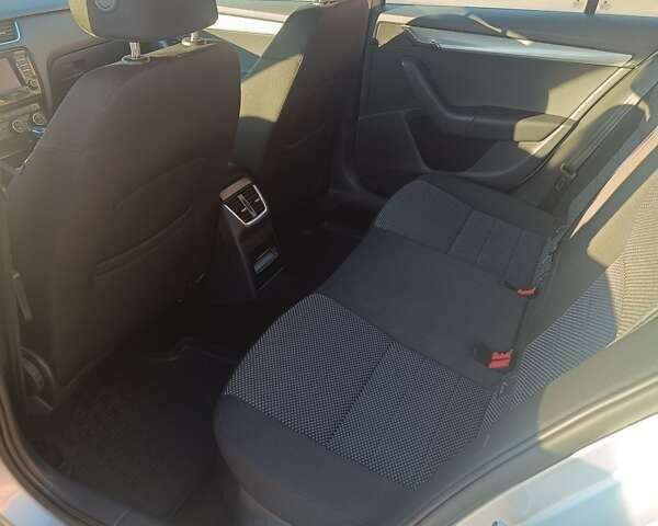 Серый Шкода Октавия, объемом двигателя 2 л и пробегом 290 тыс. км за 12499 $, фото 20 на Automoto.ua