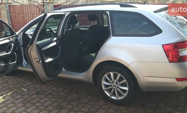 Серый Шкода Октавия, объемом двигателя 1.6 л и пробегом 230 тыс. км за 10550 $, фото 2 на Automoto.ua