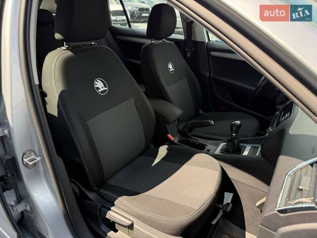 Серый Шкода Октавия, объемом двигателя 1.6 л и пробегом 293 тыс. км за 9796 $, фото 48 на Automoto.ua