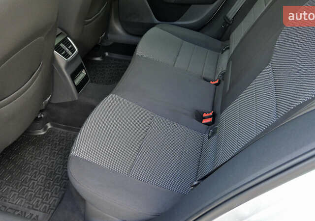 Серый Шкода Октавия, объемом двигателя 1.6 л и пробегом 256 тыс. км за 11700 $, фото 41 на Automoto.ua