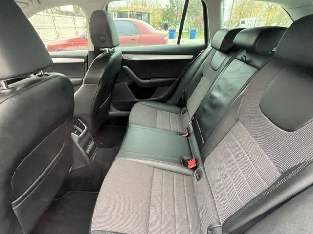 Серый Шкода Октавия, объемом двигателя 2 л и пробегом 239 тыс. км за 12500 $, фото 14 на Automoto.ua