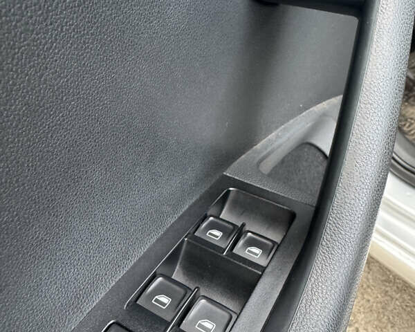 Сірий Шкода Октавія, об'ємом двигуна 1.97 л та пробігом 291 тис. км за 13800 $, фото 9 на Automoto.ua