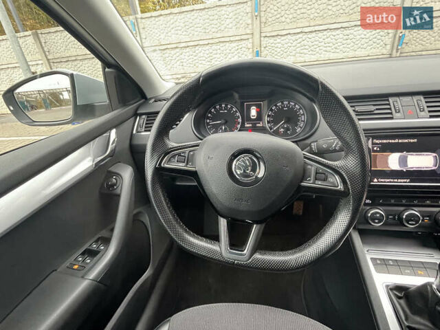 Серый Шкода Октавия, объемом двигателя 1.97 л и пробегом 239 тыс. км за 12500 $, фото 9 на Automoto.ua