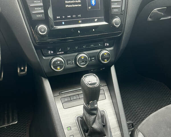 Серый Шкода Октавия, объемом двигателя 2 л и пробегом 267 тыс. км за 13700 $, фото 13 на Automoto.ua