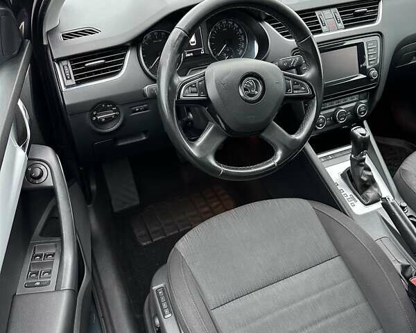 Серый Шкода Октавия, объемом двигателя 2 л и пробегом 229 тыс. км за 11750 $, фото 12 на Automoto.ua