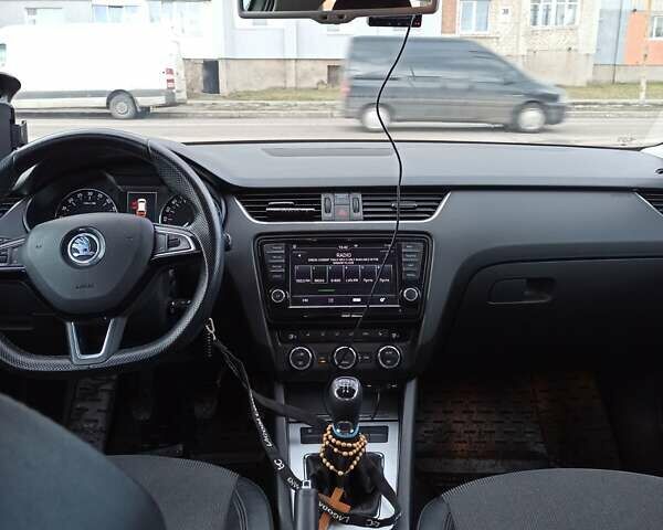 Серый Шкода Октавия, объемом двигателя 1.6 л и пробегом 253 тыс. км за 12300 $, фото 10 на Automoto.ua
