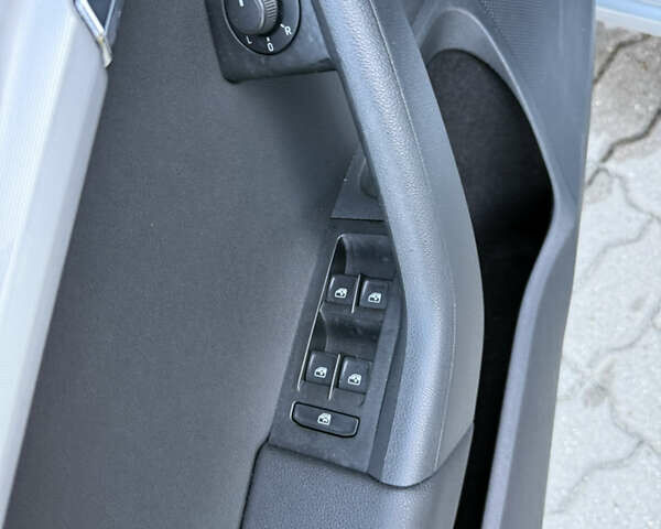 Серый Шкода Октавия, объемом двигателя 2 л и пробегом 225 тыс. км за 13950 $, фото 19 на Automoto.ua