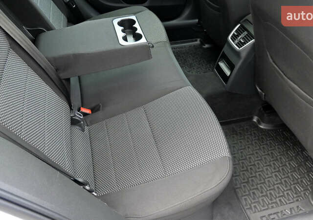 Серый Шкода Октавия, объемом двигателя 1.6 л и пробегом 256 тыс. км за 11700 $, фото 46 на Automoto.ua