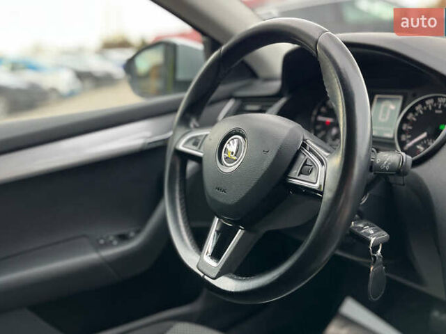 Серый Шкода Октавия, объемом двигателя 1.6 л и пробегом 305 тыс. км за 11600 $, фото 16 на Automoto.ua