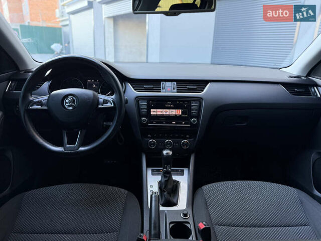 Серый Шкода Октавия, объемом двигателя 1.8 л и пробегом 236 тыс. км за 12700 $, фото 4 на Automoto.ua