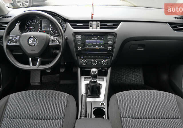 Серый Шкода Октавия, объемом двигателя 1.6 л и пробегом 256 тыс. км за 11700 $, фото 25 на Automoto.ua