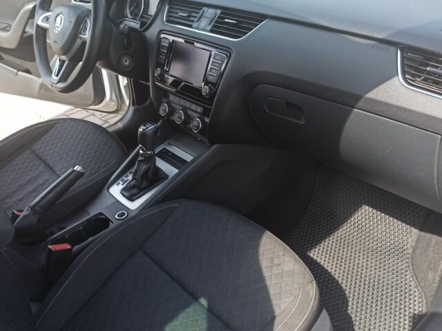 Серый Шкода Октавия, объемом двигателя 1.6 л и пробегом 240 тыс. км за 9999 $, фото 18 на Automoto.ua