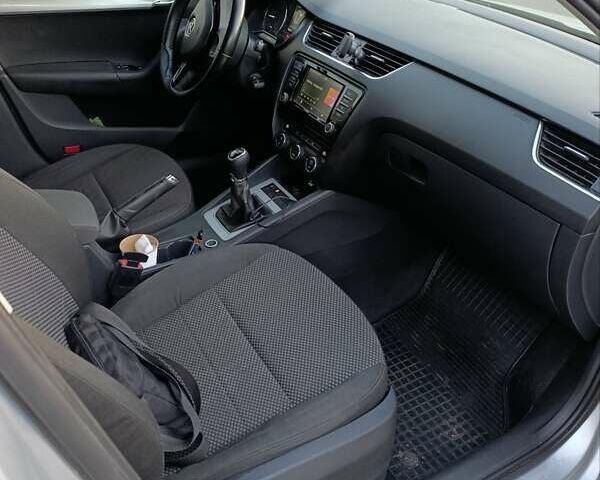 Серый Шкода Октавия, объемом двигателя 1.6 л и пробегом 352 тыс. км за 8999 $, фото 9 на Automoto.ua