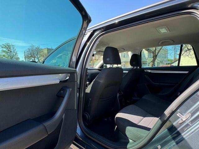 Сірий Шкода Октавія, об'ємом двигуна 2 л та пробігом 300 тис. км за 13000 $, фото 11 на Automoto.ua