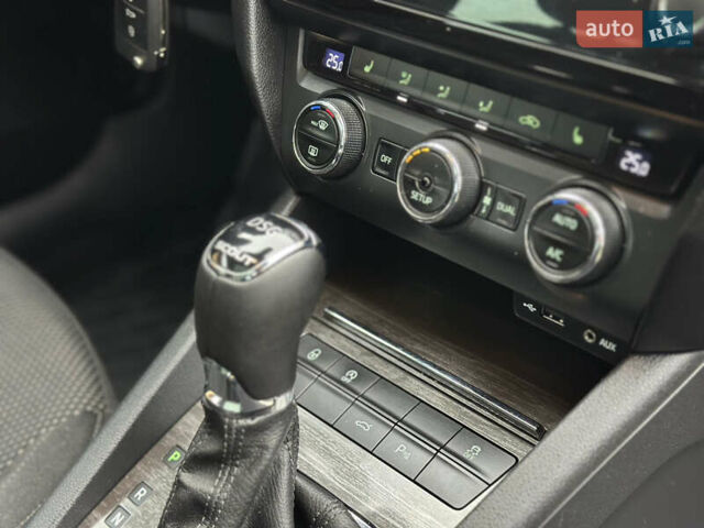 Серый Шкода Октавия, объемом двигателя 2 л и пробегом 262 тыс. км за 15750 $, фото 26 на Automoto.ua