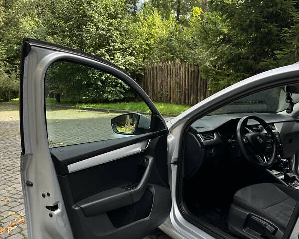 Серый Шкода Октавия, объемом двигателя 1.6 л и пробегом 241 тыс. км за 12500 $, фото 15 на Automoto.ua