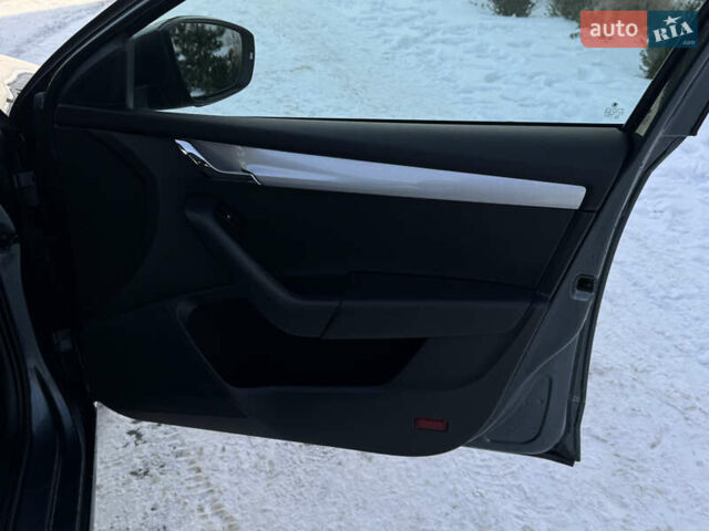 Серый Шкода Октавия, объемом двигателя 1.6 л и пробегом 216 тыс. км за 12500 $, фото 31 на Automoto.ua