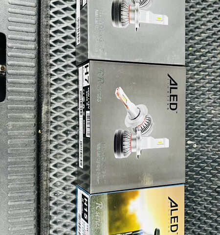 Серый Шкода Октавия, объемом двигателя 1.6 л и пробегом 294 тыс. км за 12900 $, фото 27 на Automoto.ua