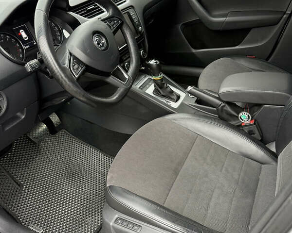 Серый Шкода Октавия, объемом двигателя 1.97 л и пробегом 229 тыс. км за 12850 $, фото 16 на Automoto.ua