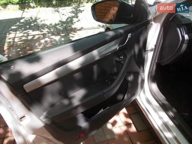 Сірий Шкода Октавія, об'ємом двигуна 1.4 л та пробігом 290 тис. км за 9870 $, фото 7 на Automoto.ua