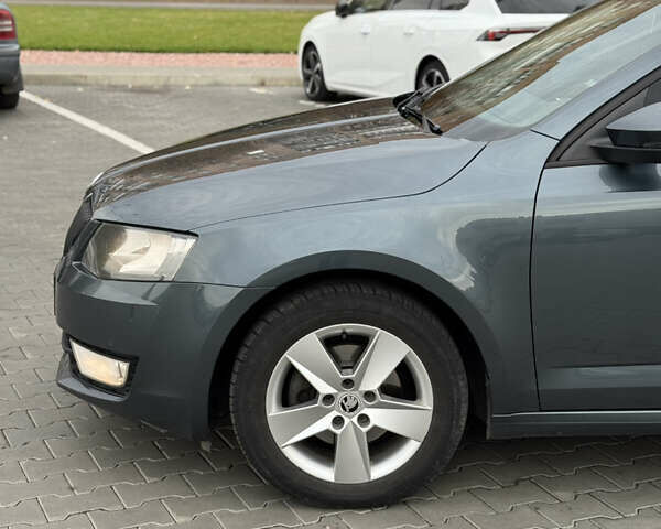 Серый Шкода Октавия, объемом двигателя 2 л и пробегом 224 тыс. км за 12900 $, фото 5 на Automoto.ua