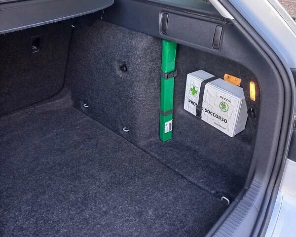 Сірий Шкода Октавія, об'ємом двигуна 1.6 л та пробігом 254 тис. км за 10950 $, фото 14 на Automoto.ua