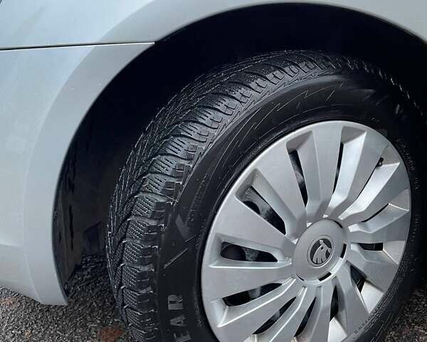 Серый Шкода Октавия, объемом двигателя 1.6 л и пробегом 228 тыс. км за 11300 $, фото 8 на Automoto.ua