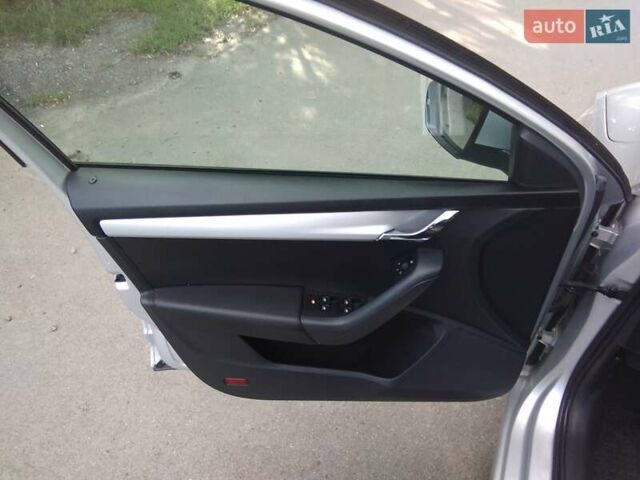 Серый Шкода Октавия, объемом двигателя 1.6 л и пробегом 195 тыс. км за 12300 $, фото 11 на Automoto.ua
