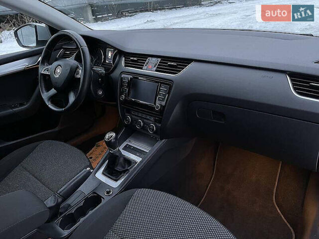 Серый Шкода Октавия, объемом двигателя 1.6 л и пробегом 255 тыс. км за 11600 $, фото 8 на Automoto.ua