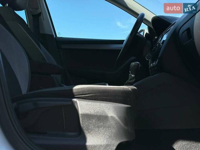 Серый Шкода Октавия, объемом двигателя 2 л и пробегом 231 тыс. км за 15599 $, фото 46 на Automoto.ua