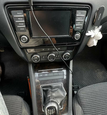 Серый Шкода Октавия, объемом двигателя 1.6 л и пробегом 294 тыс. км за 12900 $, фото 10 на Automoto.ua