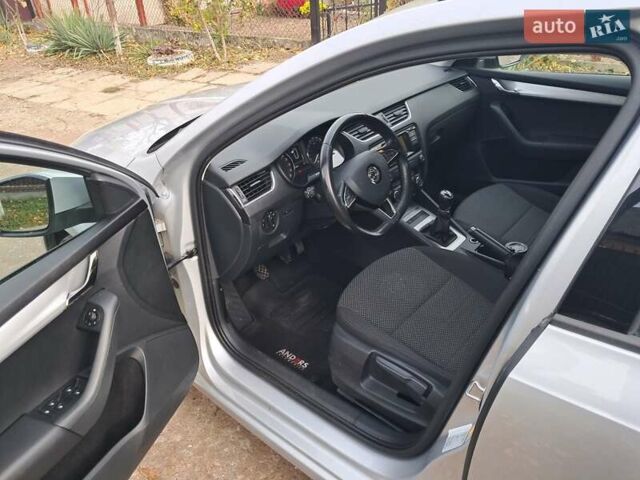 Серый Шкода Октавия, объемом двигателя 1.6 л и пробегом 240 тыс. км за 11300 $, фото 4 на Automoto.ua