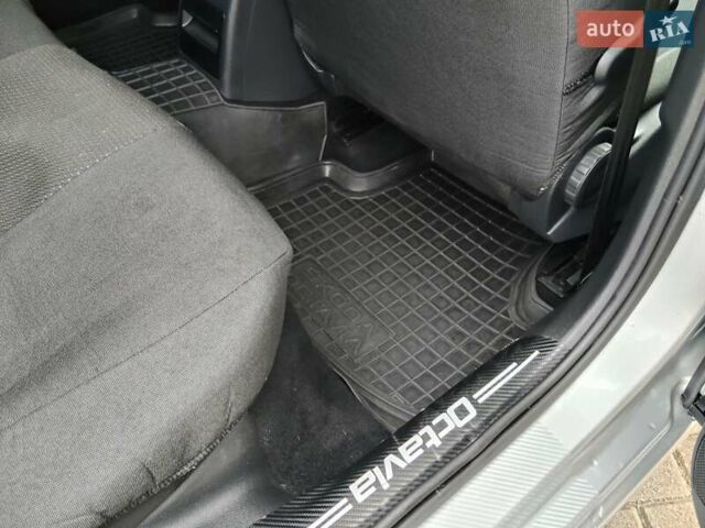 Серый Шкода Октавия, объемом двигателя 1.6 л и пробегом 288 тыс. км за 10000 $, фото 12 на Automoto.ua