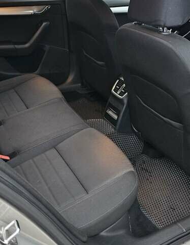 Серый Шкода Октавия, объемом двигателя 1.6 л и пробегом 255 тыс. км за 11300 $, фото 31 на Automoto.ua