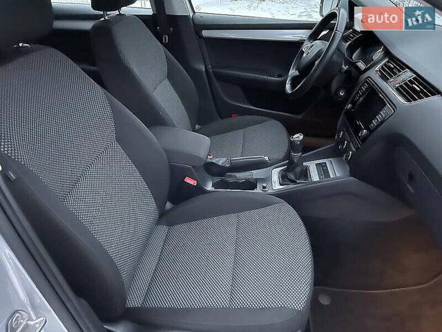 Серый Шкода Октавия, объемом двигателя 1.6 л и пробегом 255 тыс. км за 11600 $, фото 4 на Automoto.ua